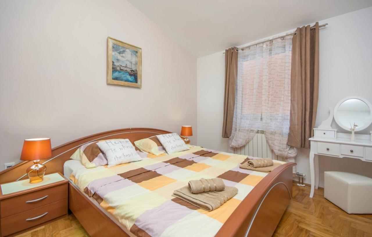 City Centre Sea View Apartment Pula Zewnętrze zdjęcie